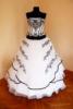 Egyedi Vadonat új Fekete fehér esküvői menyasszonyi ruha kiegészítőkkel