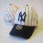 New York Yankees pinstripe baseball sapka